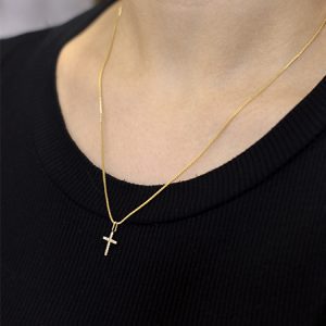 Colar Malha Veneziana c/ Pingente Cruz Cravejada